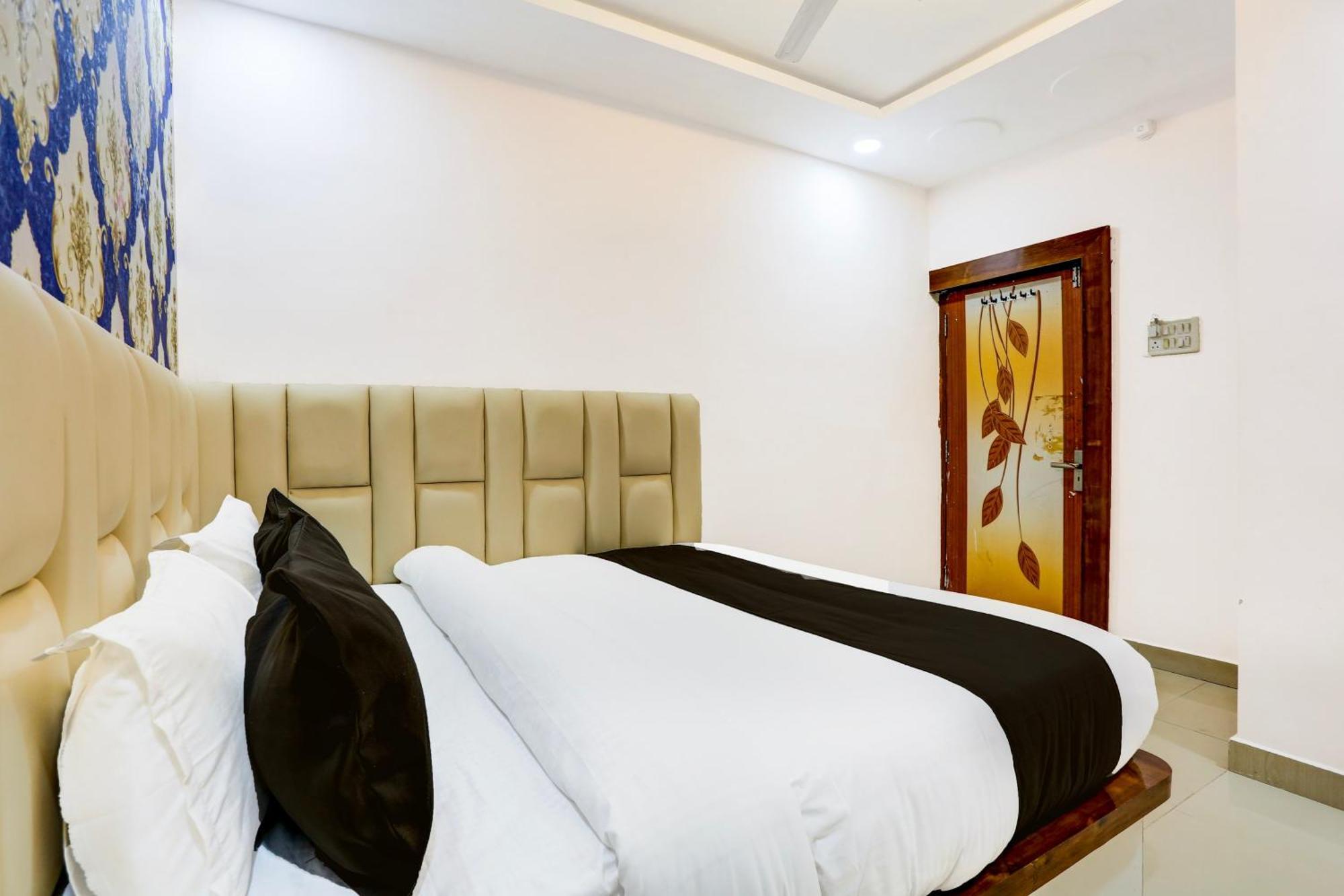 Hotel O Star Gválijar Kültér fotó