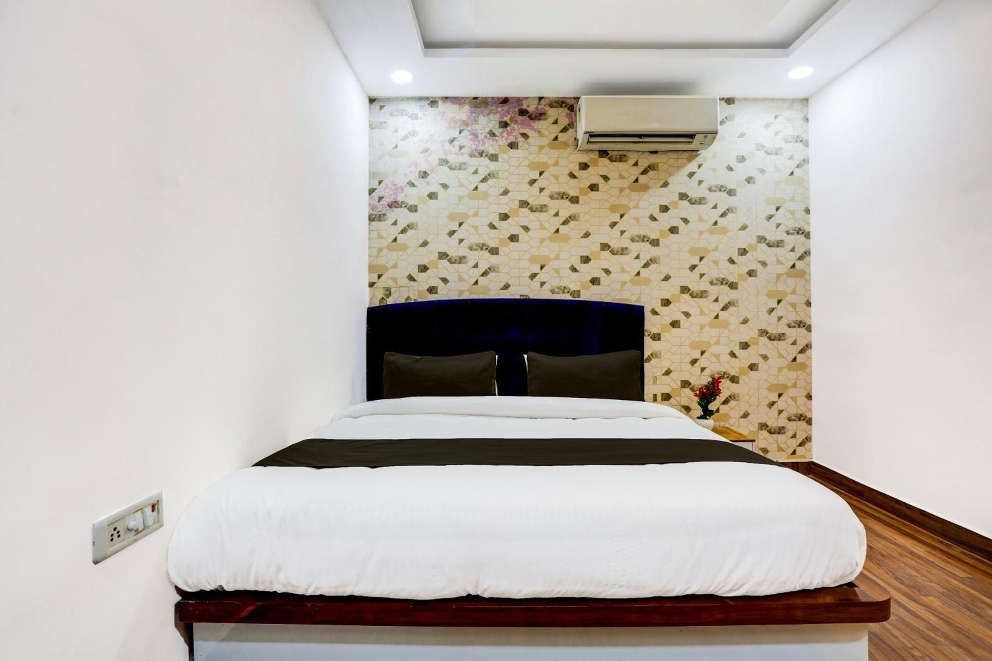 Hotel O Star Gválijar Kültér fotó