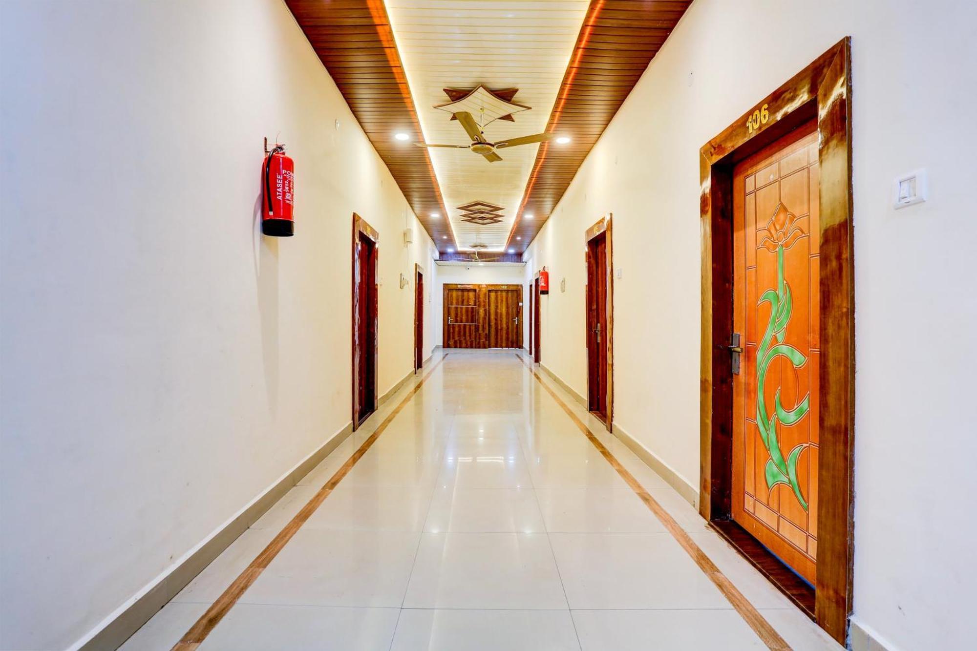 Hotel O Star Gválijar Kültér fotó