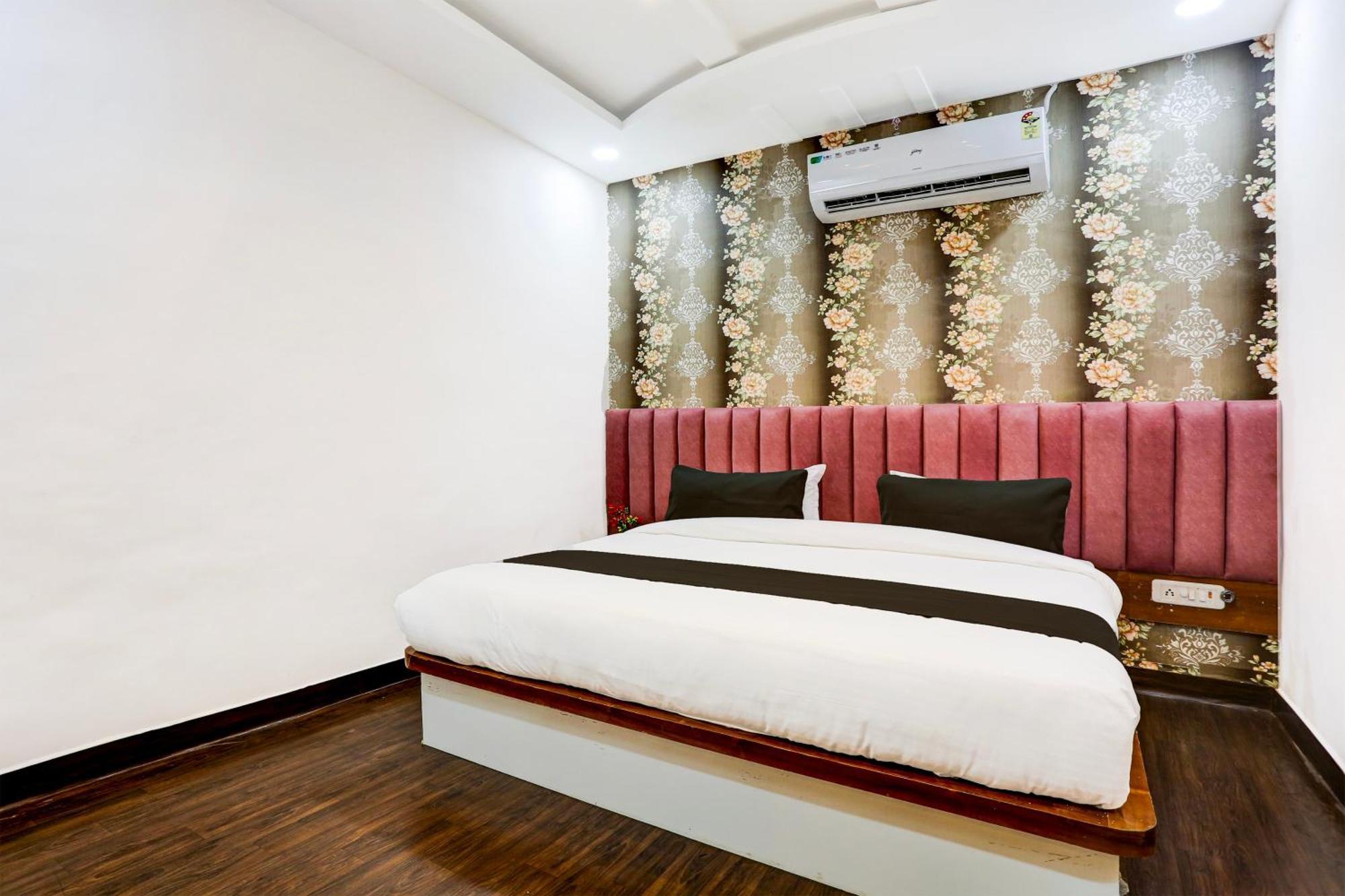 Hotel O Star Gválijar Kültér fotó