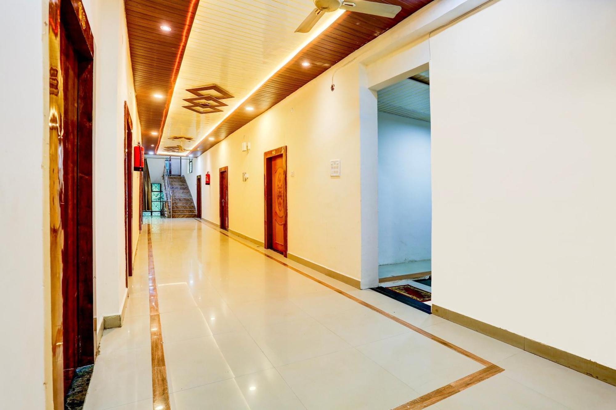 Hotel O Star Gválijar Kültér fotó