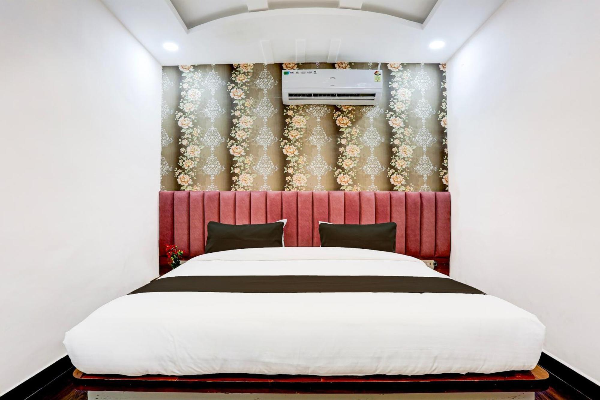 Hotel O Star Gválijar Kültér fotó